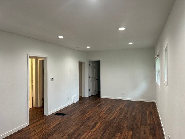 Photo - Remodeled 2 Bedroom House for Rent