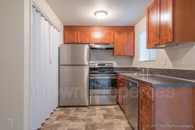Photo - 5011 SW Beaverton Hillsdale Hwy Unit Apt C