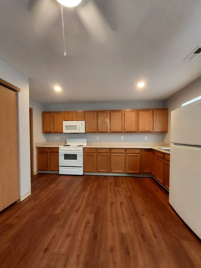 Building Photo - 179 S 6th St Unit D