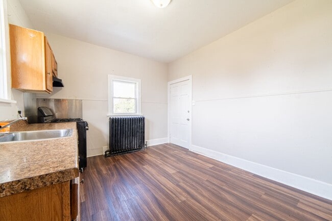 Building Photo - 426 W Peach St Unit Apt 2