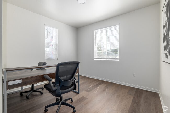 2BR, 2BA - 1,144SF - Second Bedroom - Gallery Park