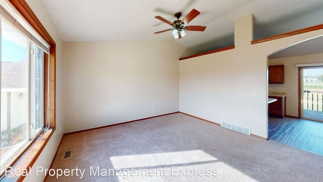 Photo - 4 br, 2 bath House - 7820 W 67th St