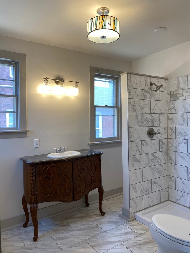 Photo - 605 E 6th St Unit Apt. C