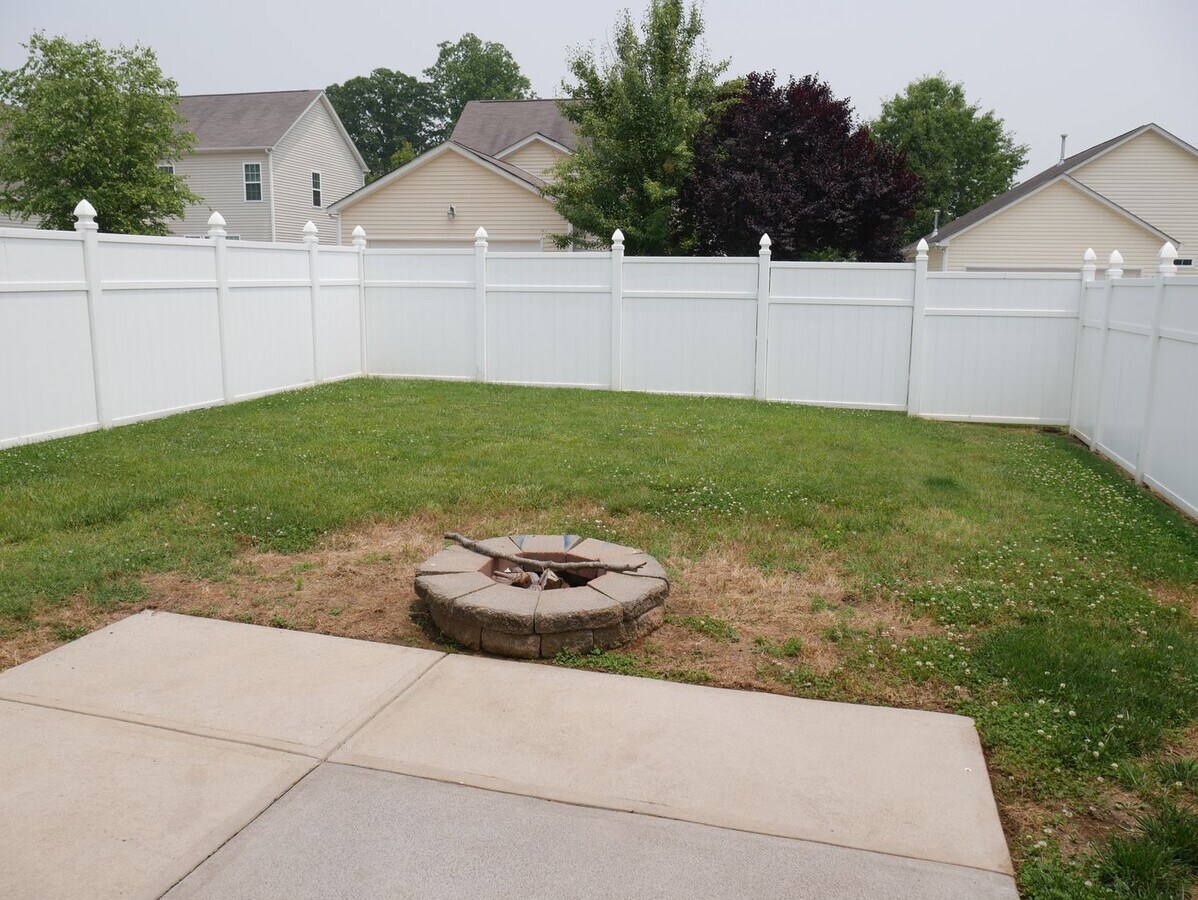 Photo - 220 Bridgewater Dr