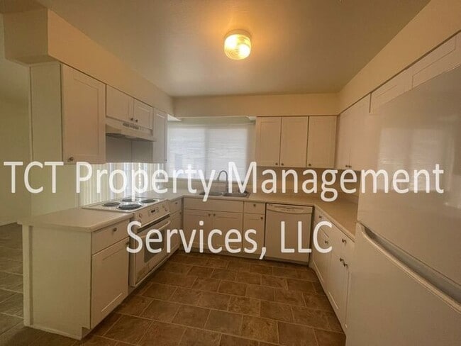 Photo - Four bedroom Tempe Townhome!