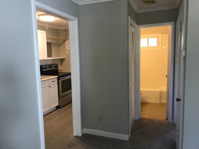 Building Photo - 701 Daniels St Unit D