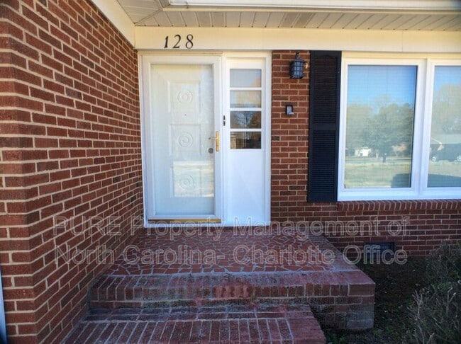 Photo - 128 Kensett Ave