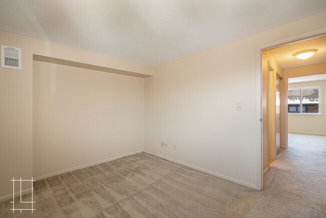 Photo - The Neil House Apartments