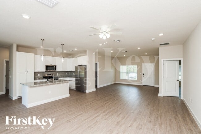 Photo - 3155 Tropical Cir SE