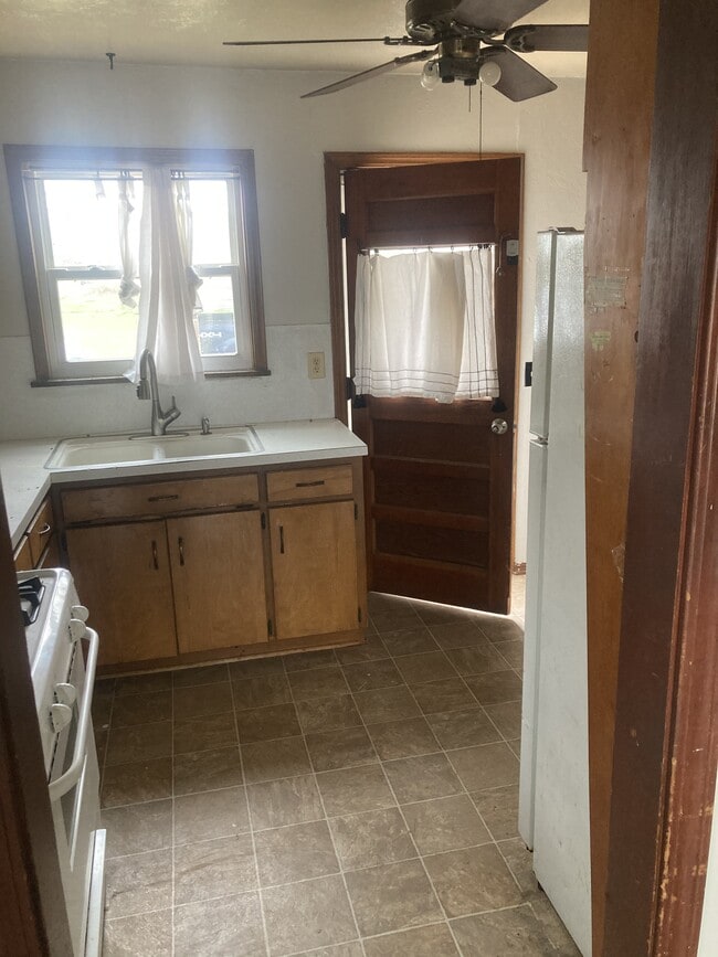 Photo - 910 Bell Dr