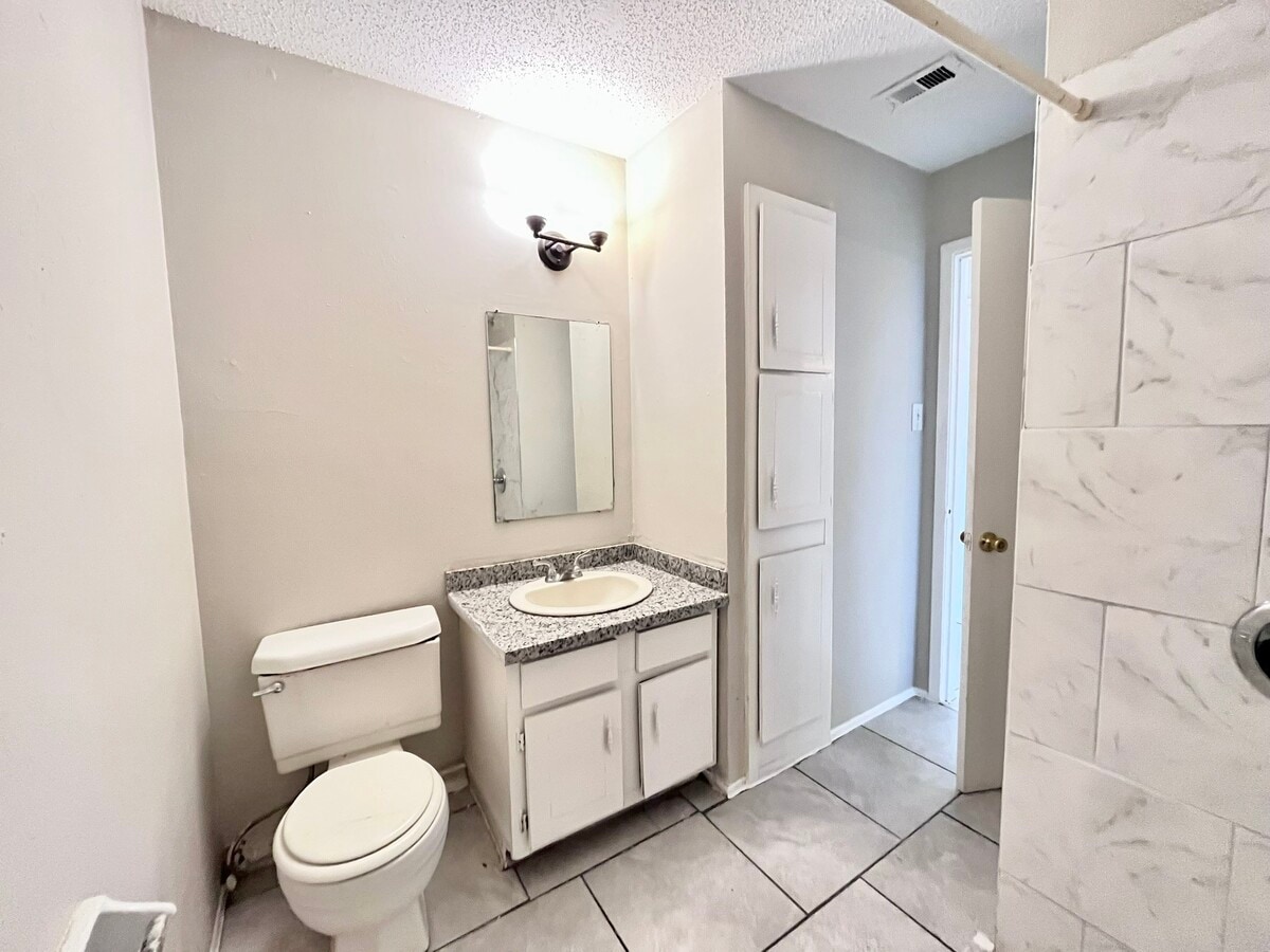 Photo - 3021 Sycamore Ave Unit 8