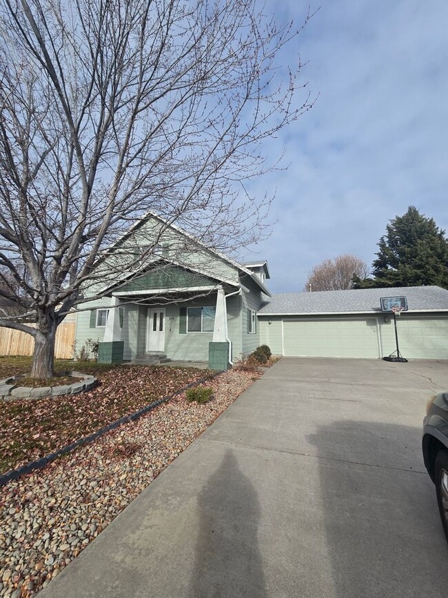 Amazing 4 bed/3 bath home - Amazing 4 bed/3 bath home