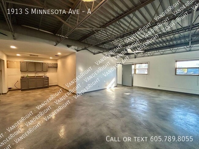 Huge Loft Apartment! - Huge Loft Apartment! Unit A