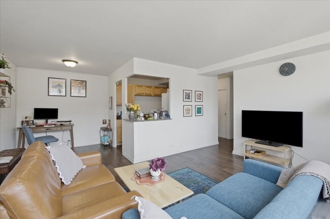 Photo - 3950 N Lake Shore Dr Unit 2103
