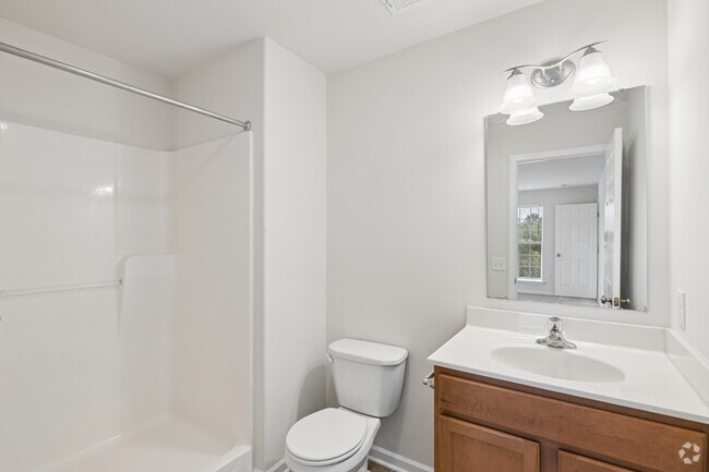 Baño principal - Florin Hill Apartment Homes