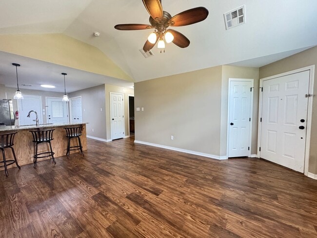 Photo - 3 Bed 2 Bath Townhouse in Ruston!