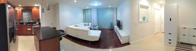 Building Photo - 2510 Torrey Pines Rd Unit 316 Rental