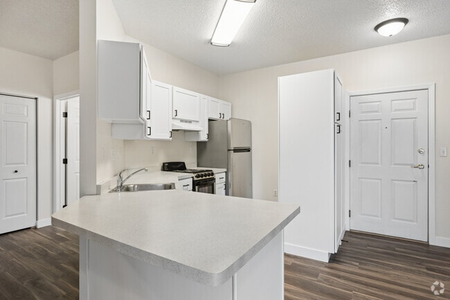 Studio - 605SF - Kitchen
