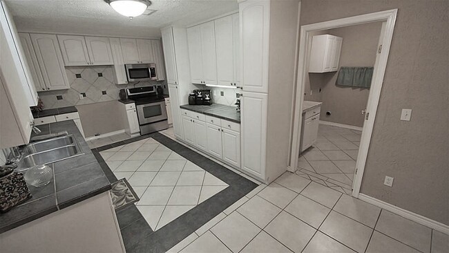 Photo - 310 Gentilly Dr