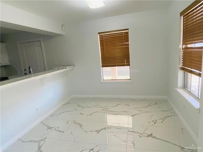 Photo - 3105 E Laurel St