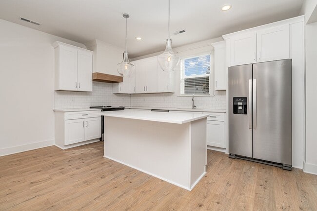 Photo - 712 Caraway Ln