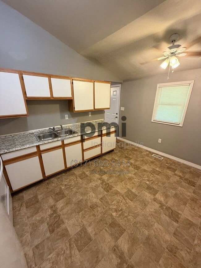 Photo - 2077 Cicero Rd
