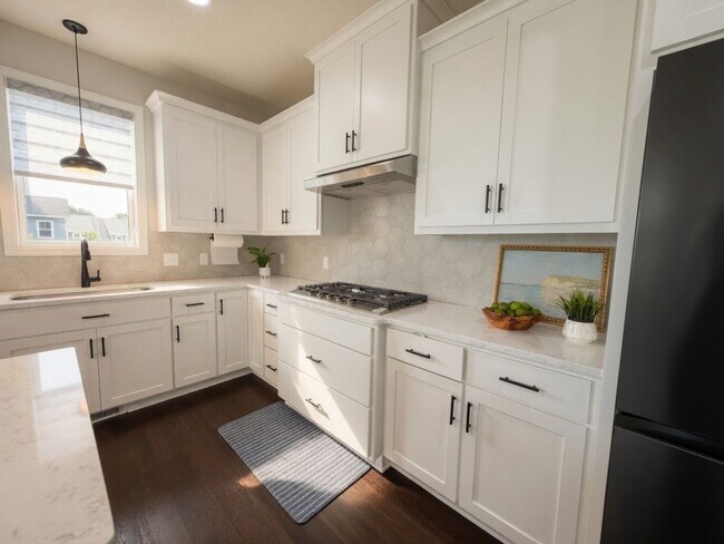 Photo - Gorgeous 3bed 3bath Home, Nestled in The Desirable Harvest West Neighborhood of Chaska