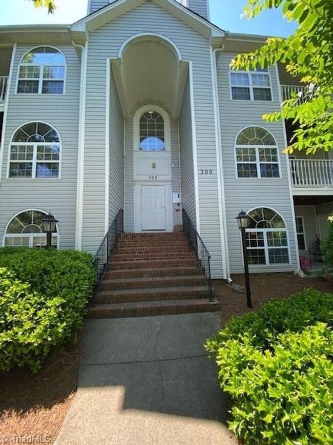 Photo - 334 Quietwood Dr Condo