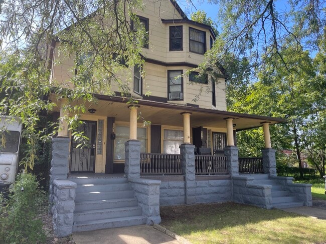 Building Photo - 2180 E 82nd St Unit DUPLEX
