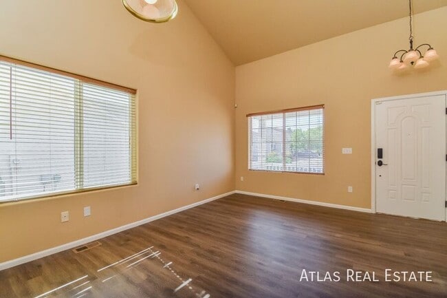 Photo - 8647 Silver Glen Dr House