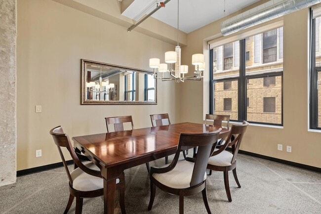 Photo - 350 St Peter St