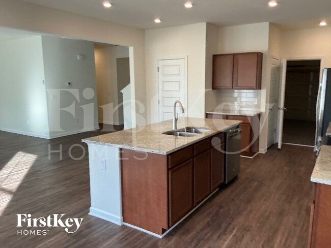 Photo - 4864 Mae Beth Cir