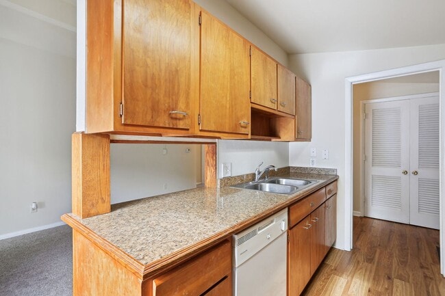 Photo - 1115 Broadmoor Dr Unidad B