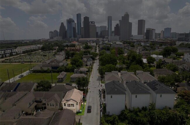 Photo - 1510 Robin St