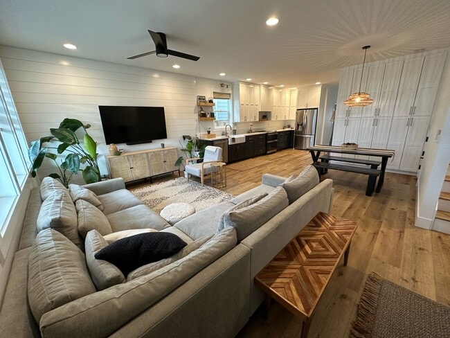 Photo - 3674 NE Jacob St