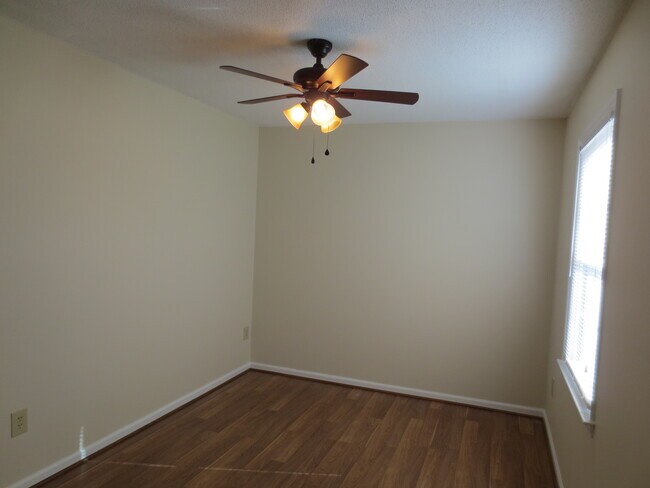 Photo - Kincaid Circle Apartments Unidad 8