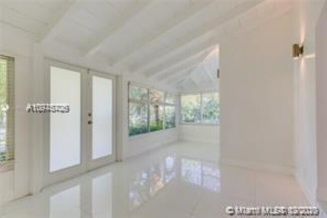 Photo - 9264 Dickens Ave