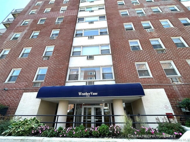 Building Photo - 750 Shore Rd Unit 1-0  2nd fl