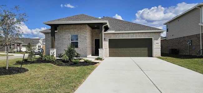 Building Photo - 8442 Bay Oaks Dr