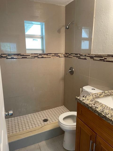 725 21st St Unit 4