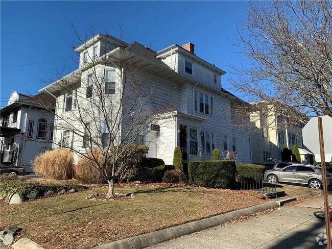 Building Photo - 130 Elmgrove Ave Unit 3 Rental