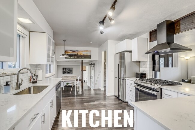 Photo - 2860 S Golden Way Unit 7
