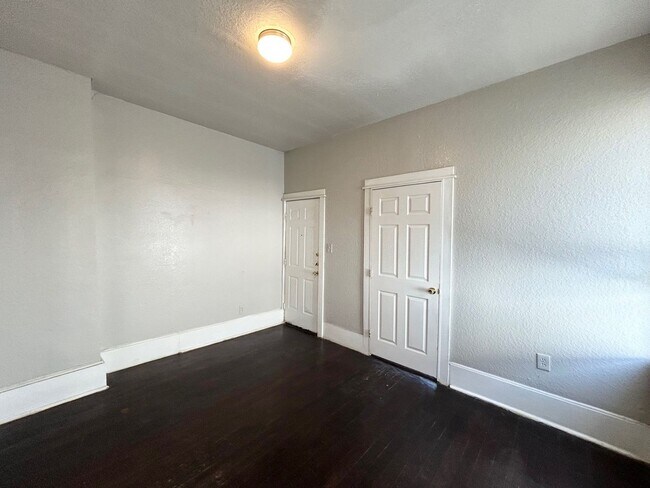 Photo - 1716 N Olive St Unit #3