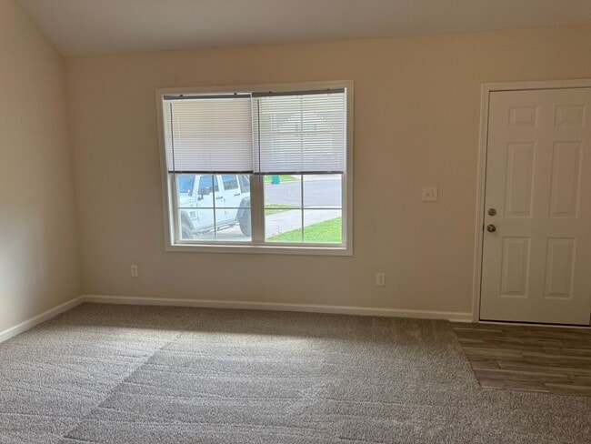 Photo - 1605 Gambill Wood Dr