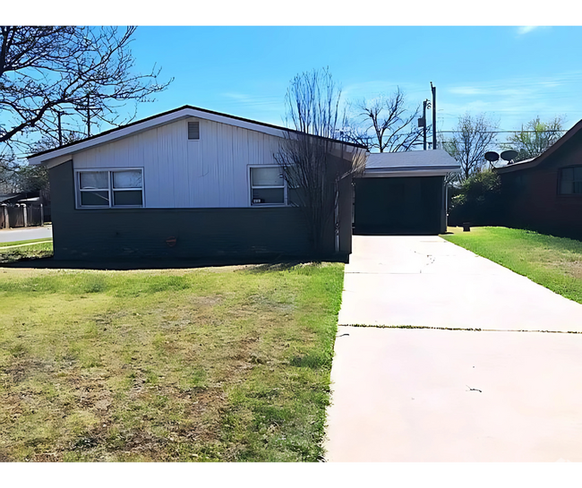 Building Photo - 2801 53rd St Rental