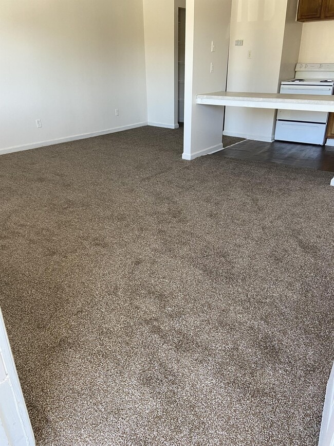 Building Photo - 617 Vallotton Dr Rental