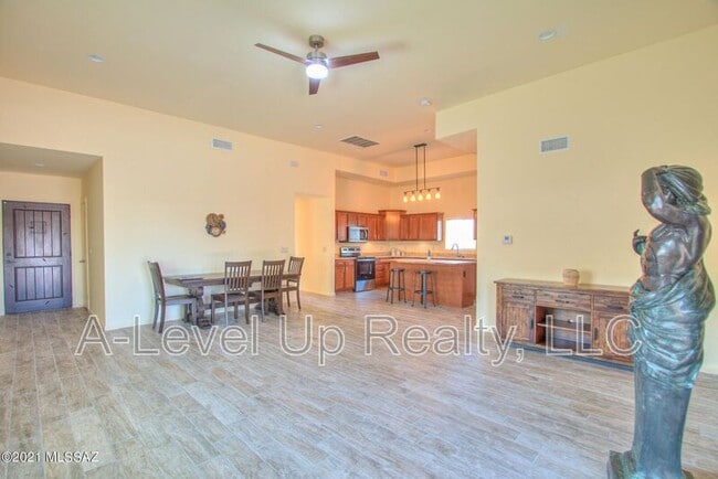 Photo - 310 W 27th St