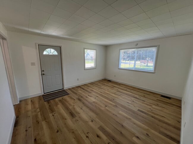 Photo - 108 W 5th St
