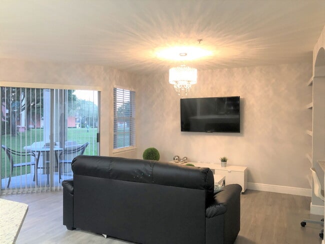 Photo - 7350 Westpointe Blvd