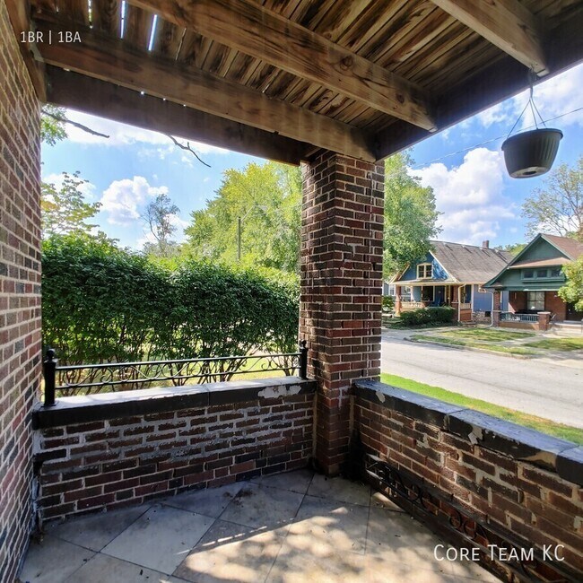 4328 Roanoke Pkwy Unidad 206